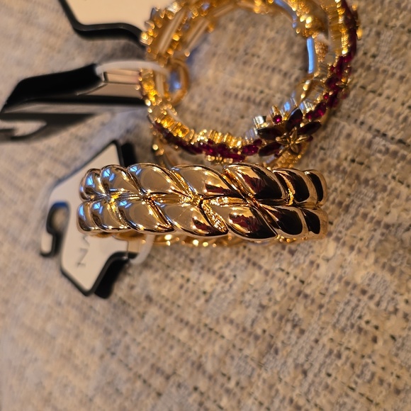 NAPIER BRAND WOMENS FASHION JEWELRY GOLDTONE STRETCH BRACELETS BUNDLE OF 3 - Picture 6 of 11